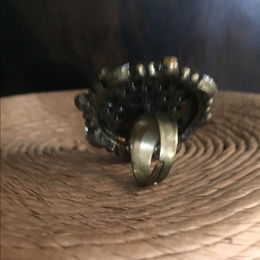 Large Center Green Stone Ring. - image 7